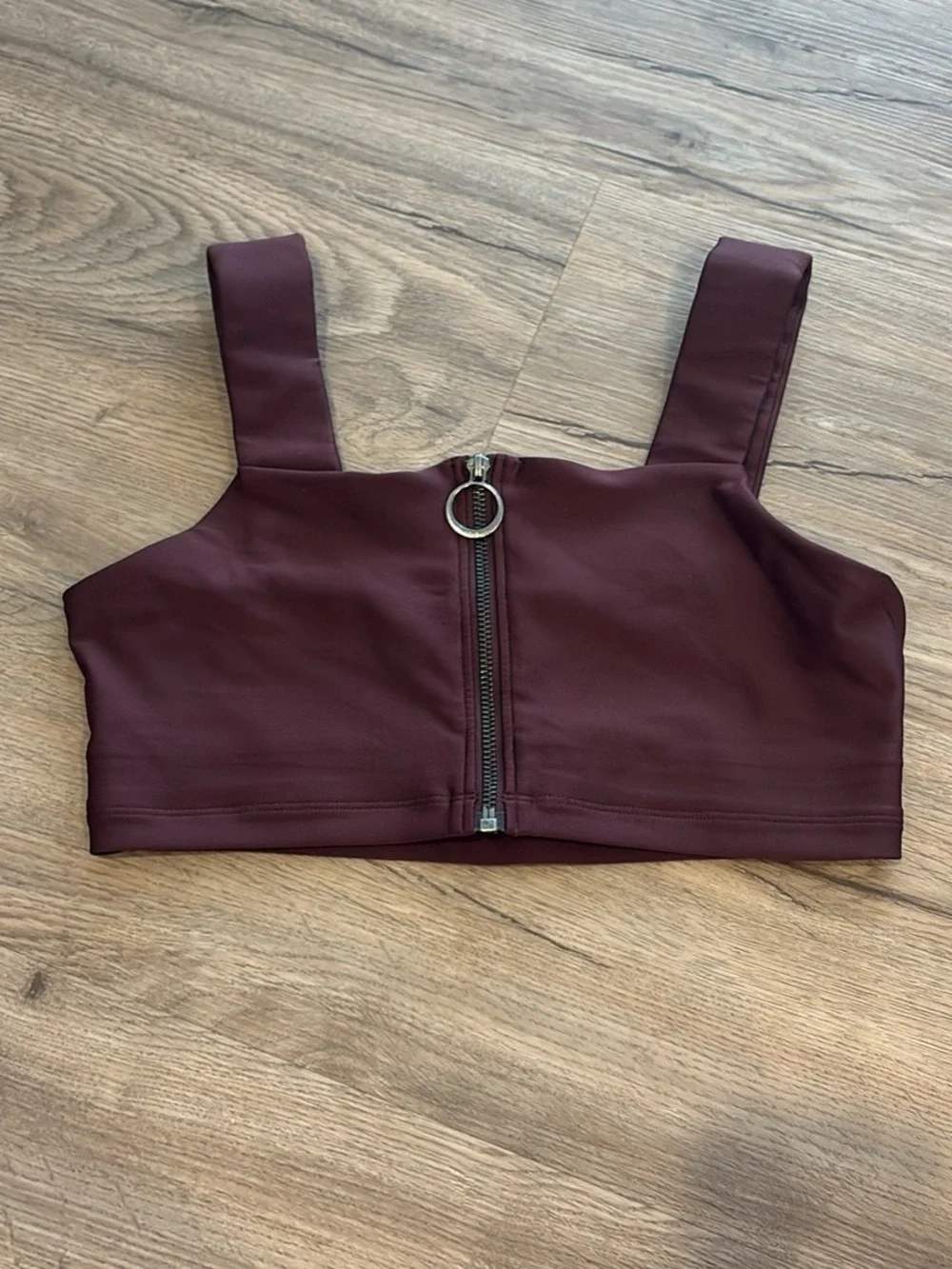 ALO Yoga Maroon Zip-Front Crop Sports Bra